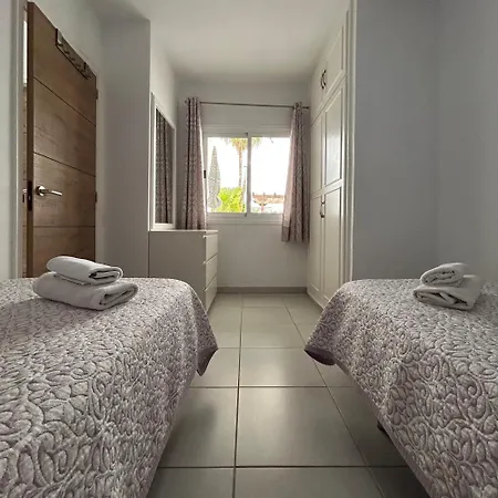 Poolside In Costa Silenciok102 * Коста-дель-Силенцио